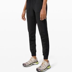 Lululemon Beyond The Studio Dance Jogger size 6 black